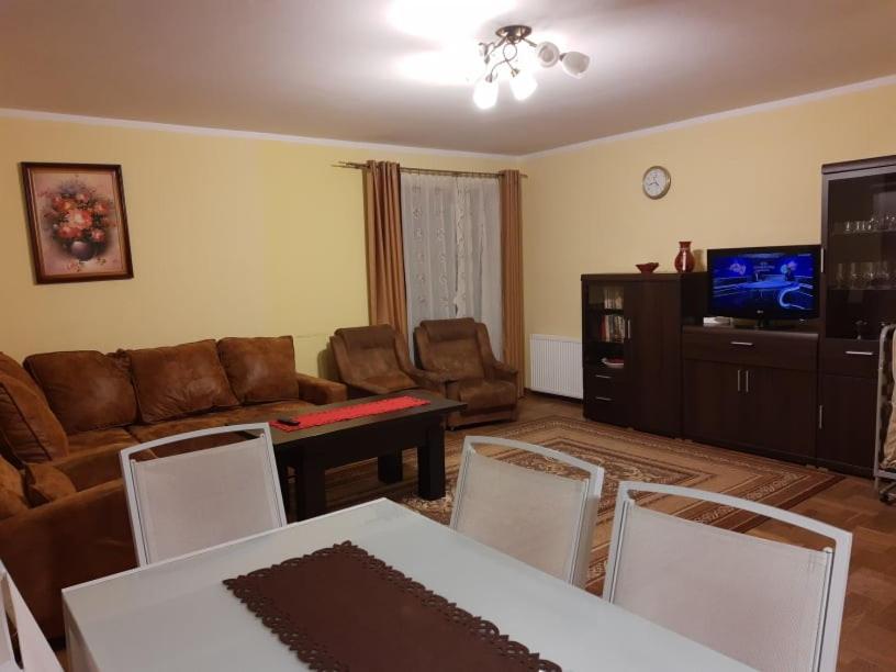 Apartament Hasyl Apartment ชกลาร์สกา ปอเรมบา ภายนอก รูปภาพ